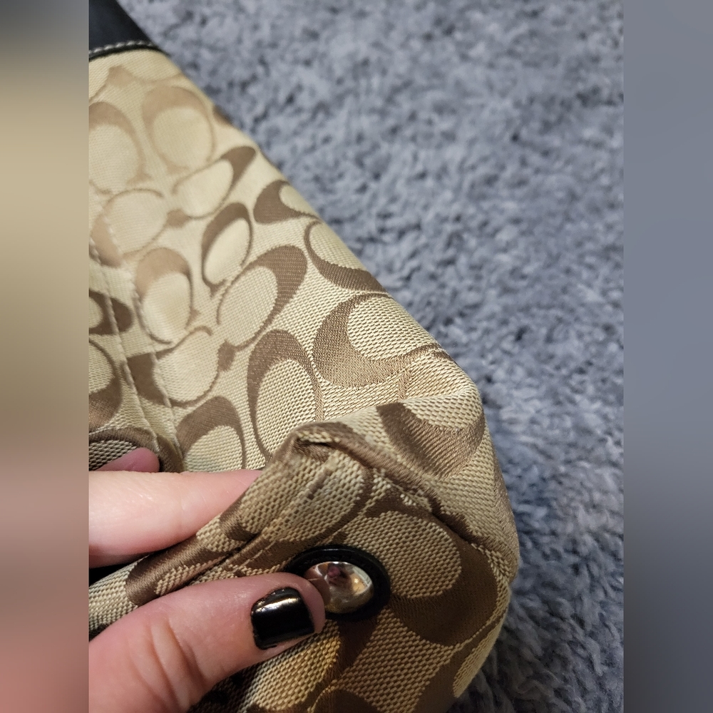 Coach Purse - Picture 4 of 10